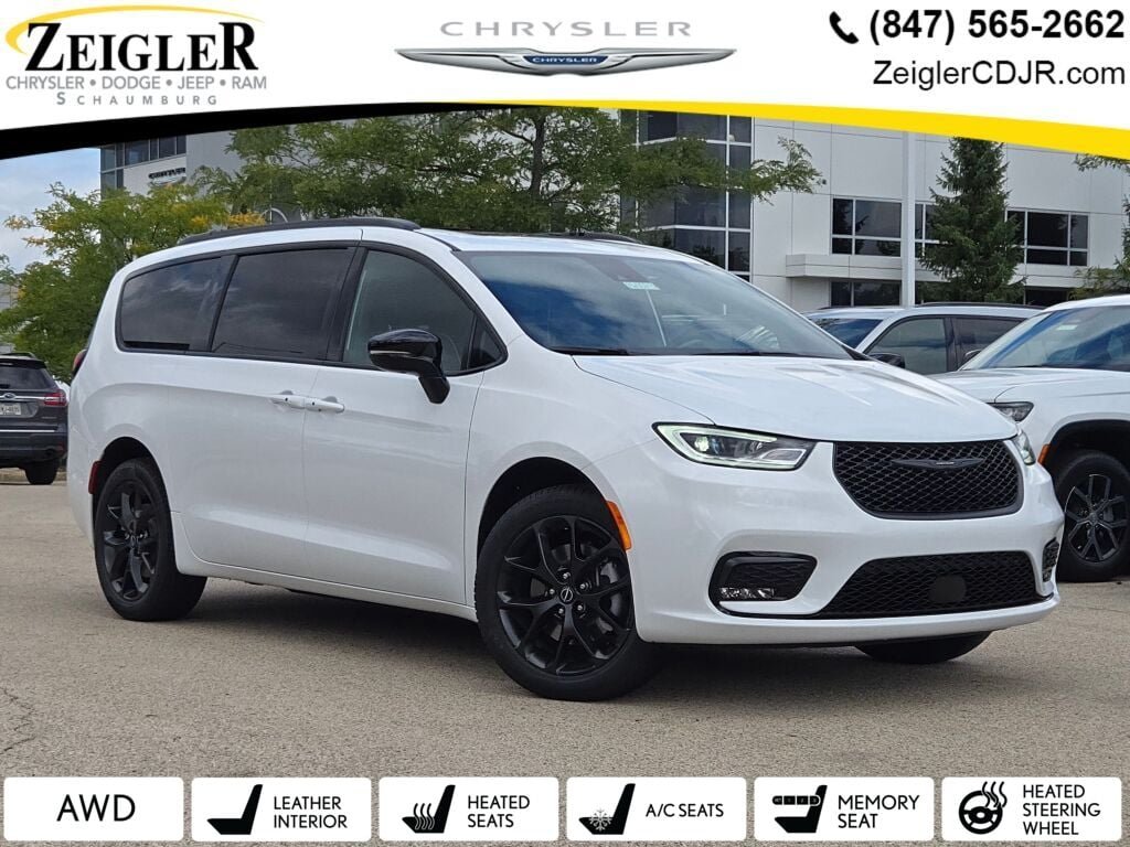 2026 Chrysler Pacifica Limited AWD's photo