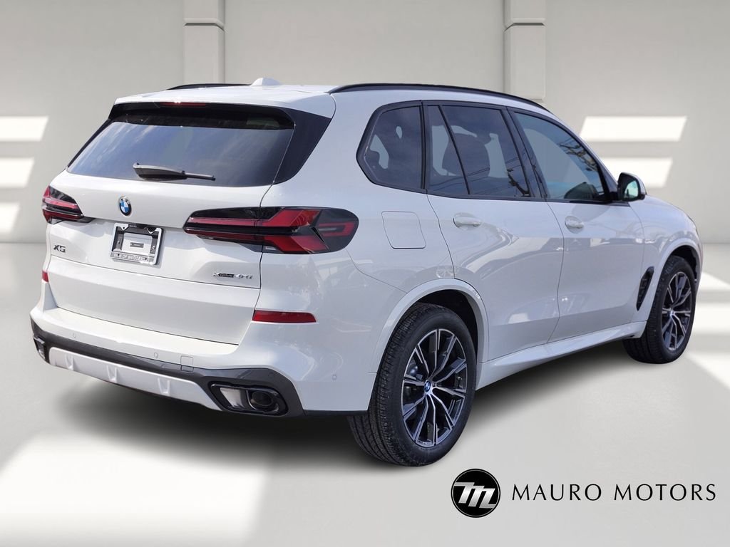 Used 2026 White BMW xDrive40i image 3