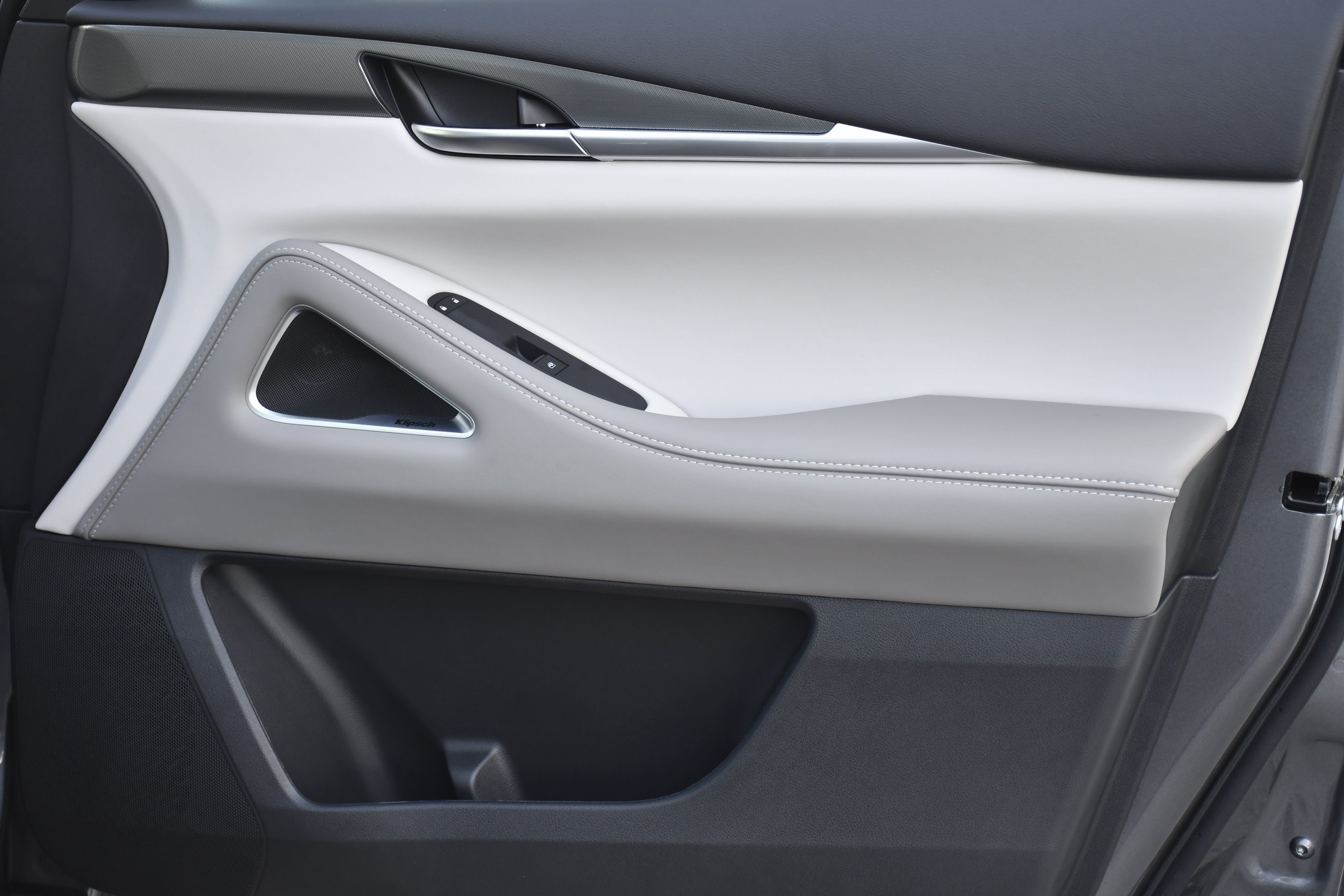 New 2027 HARBOR GRAY INFINITI Luxe AWD image 26
