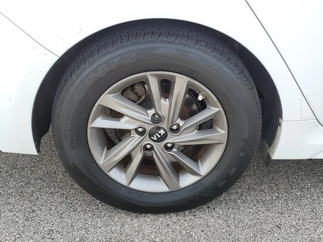 Used 2020 White Kia LX image 7