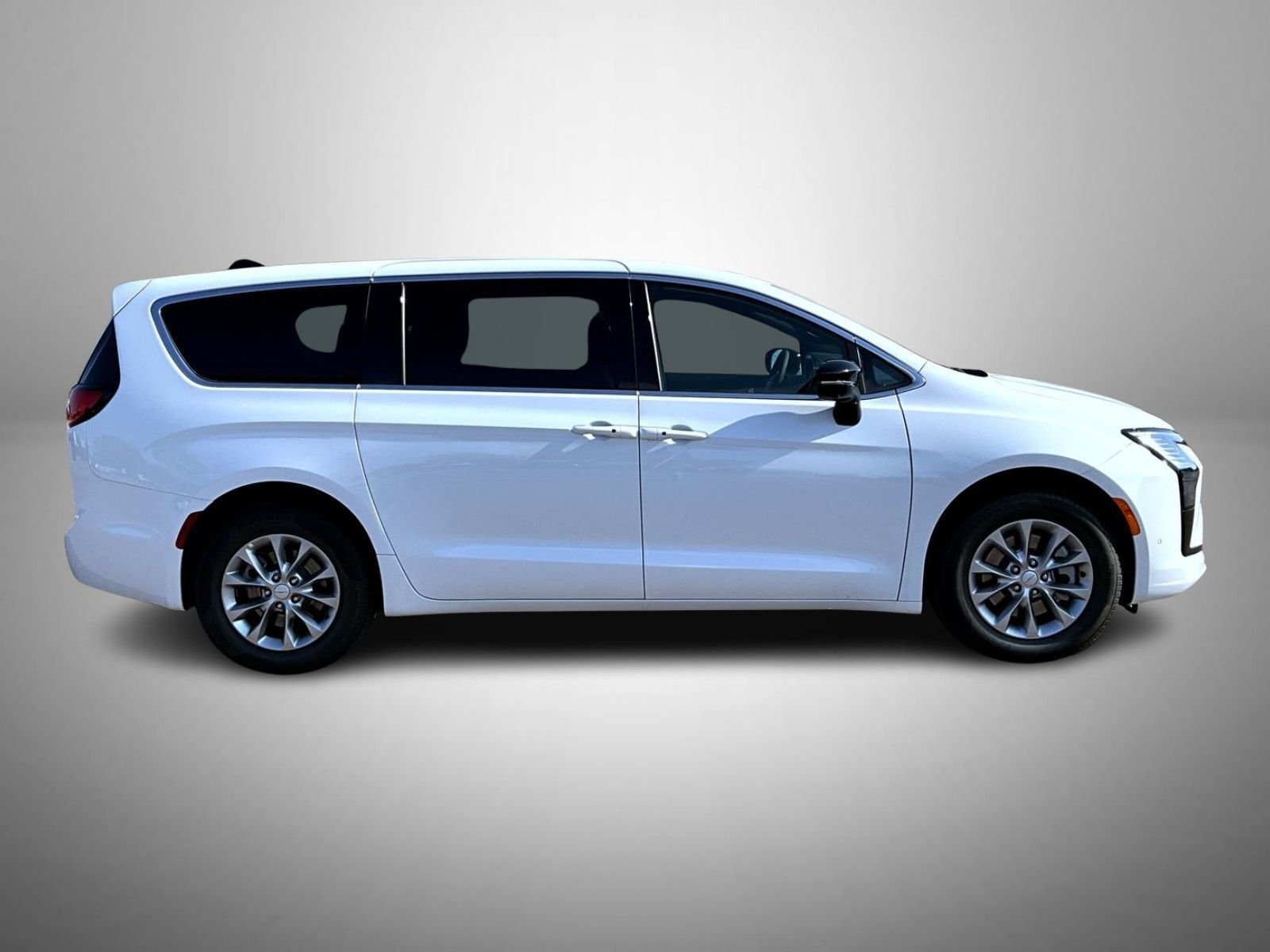 New 2027 Bright White Clear-Coat Exterior Paint Chrysler Select image 4