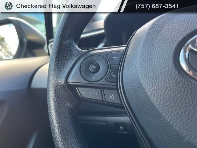 Used 2022 White Toyota LE image 33