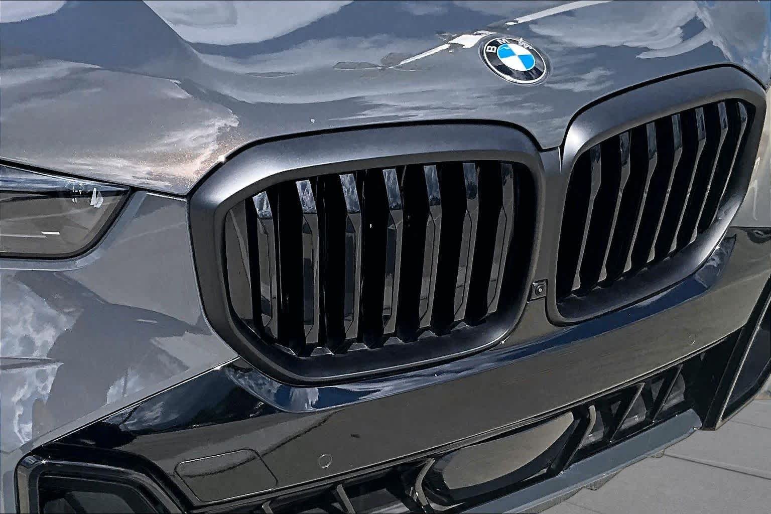 Certified Used 2026 Dravit Grey Metallic BMW xDrive40i image 28