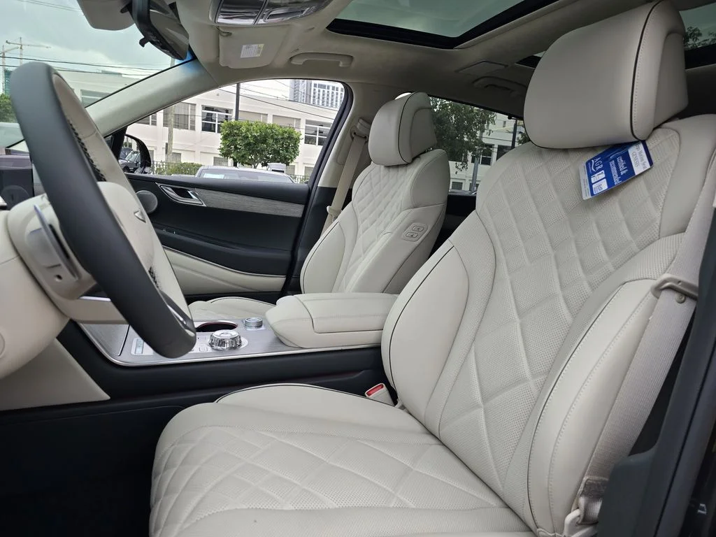 New 2026 White Genesis 3.5T Prestige image 13