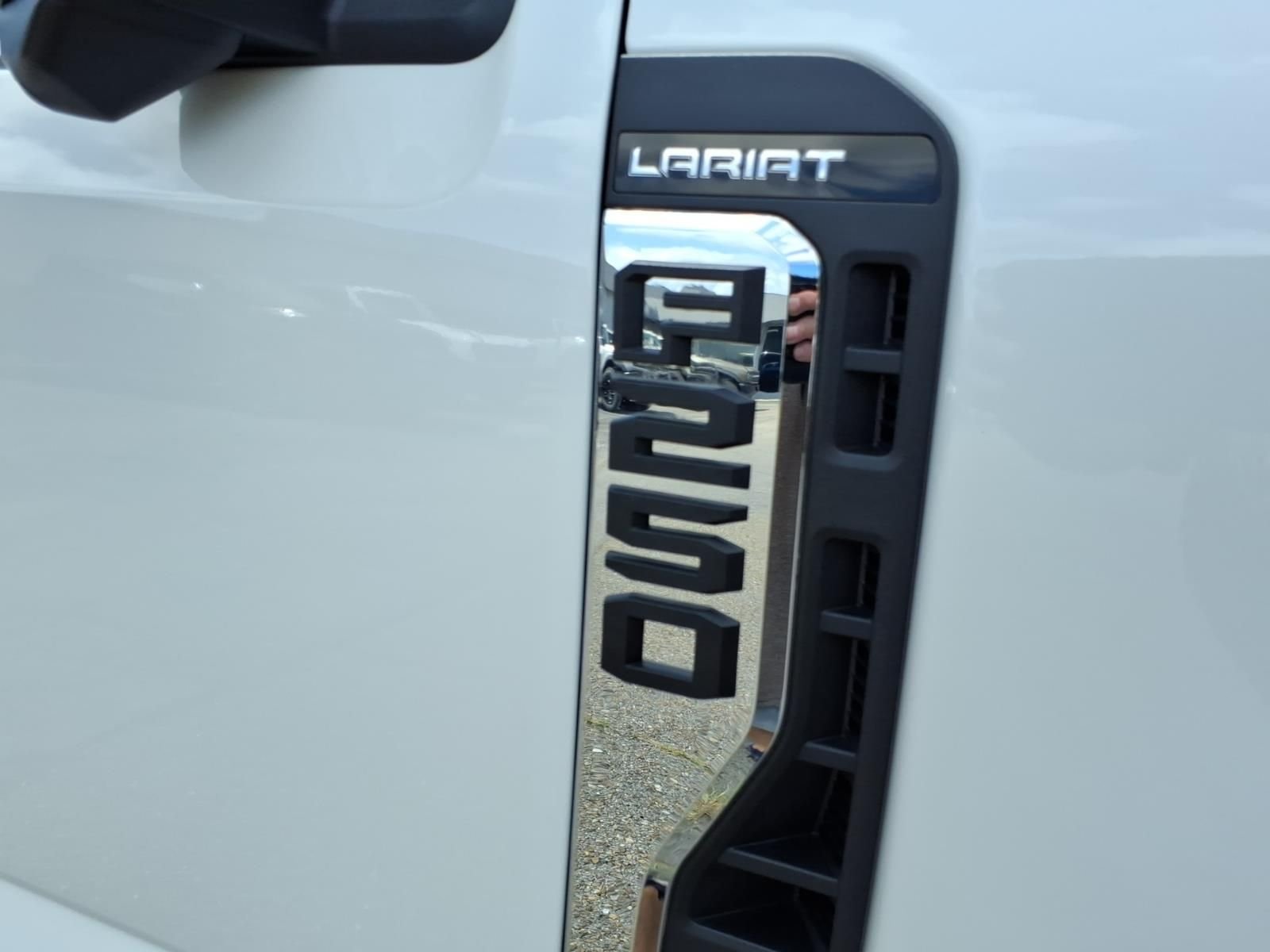 New 2026 Star White Metallic Tri-Coat Ford F-250® Lariat® image 8