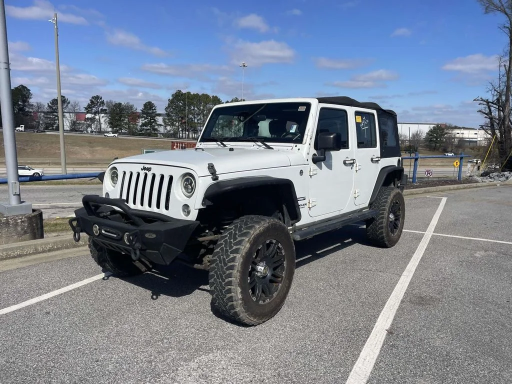 Used 2015 White Jeep Unlimited Sport image 7