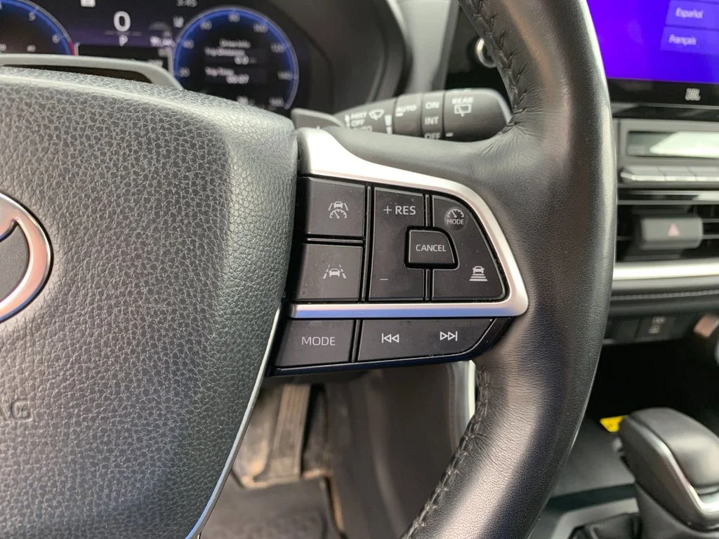 Used 2024  Toyota Platinum image 31