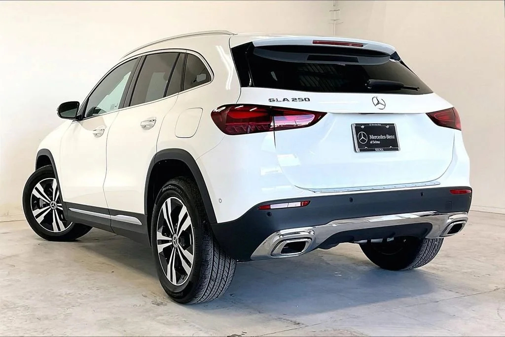 New 2026 Polar White Mercedes-Benz GLA 250 image 24