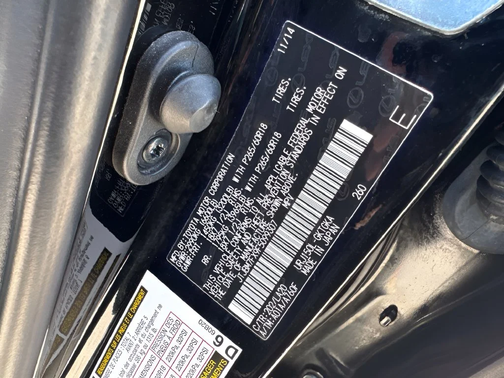 Used 2015 Black Lexus 460 image 37