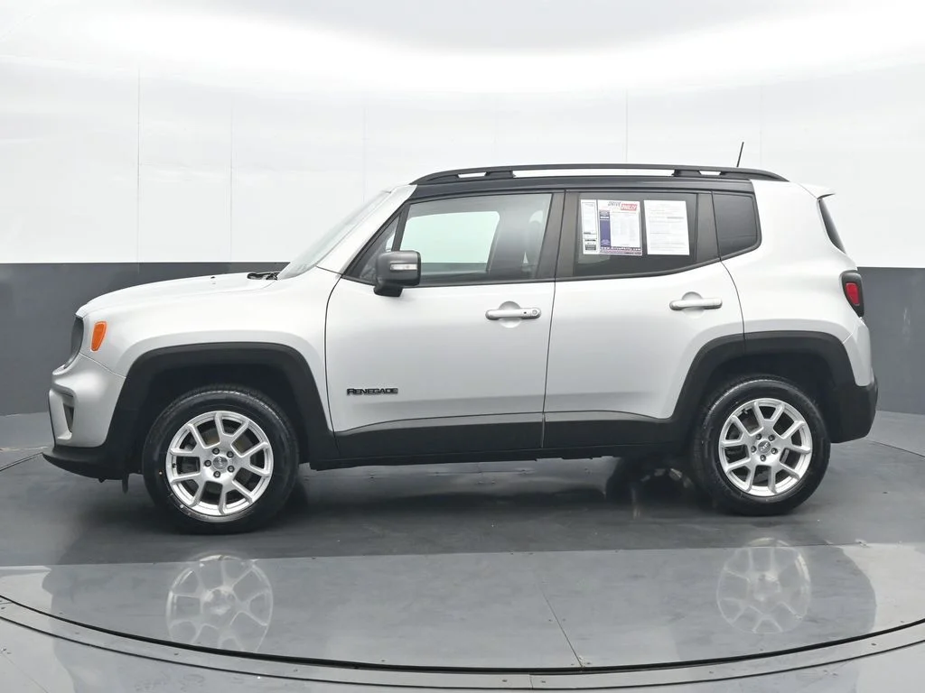 Used 2021 Silver Jeep Limited image 3