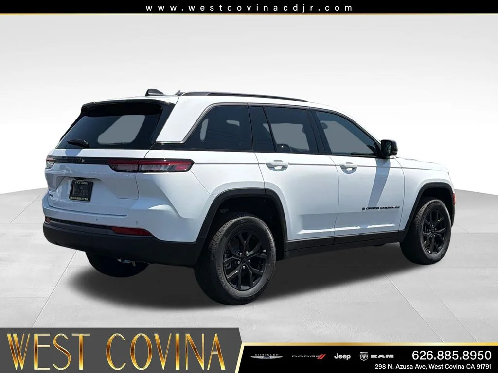 New 2026 Bright White Clear-Coat Exterior Paint Jeep Altitude image 5