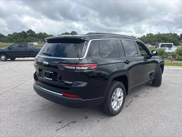New 2026 Diamond Black Crystal Pearl-Coat Exterior Paint Jeep Laredo image 10