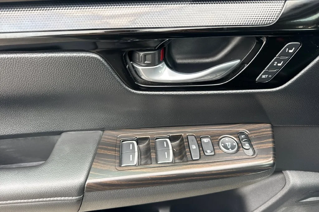 Used 2024 Gray Metallic Honda EX-L image 13