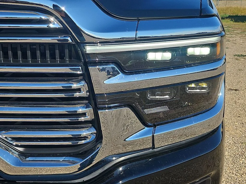 2026 RAM 2500 Laramie - Photo 18