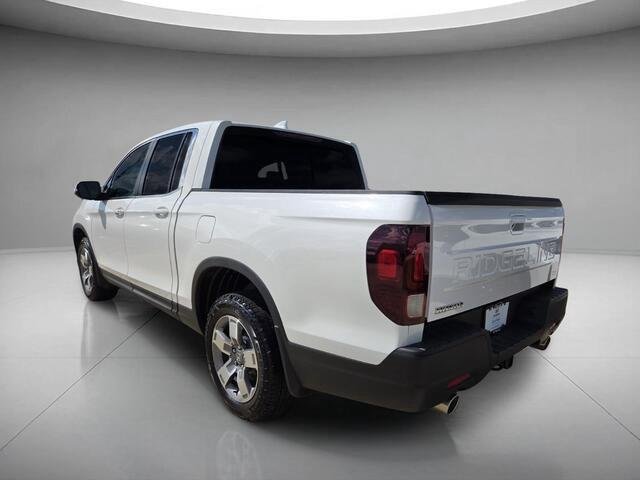 Used 2026 Platinum White Pearl Honda RTL image 3