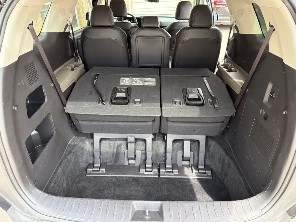 Used 2026 Gray Kia LXS image 23