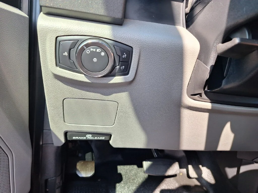 Used 2019 Oxford White Ford XL image 20