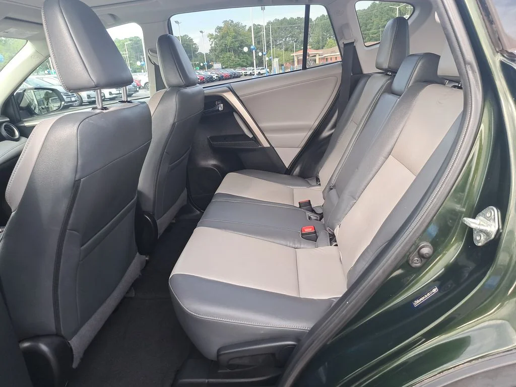 Used 2013 Green Toyota Limited image 31