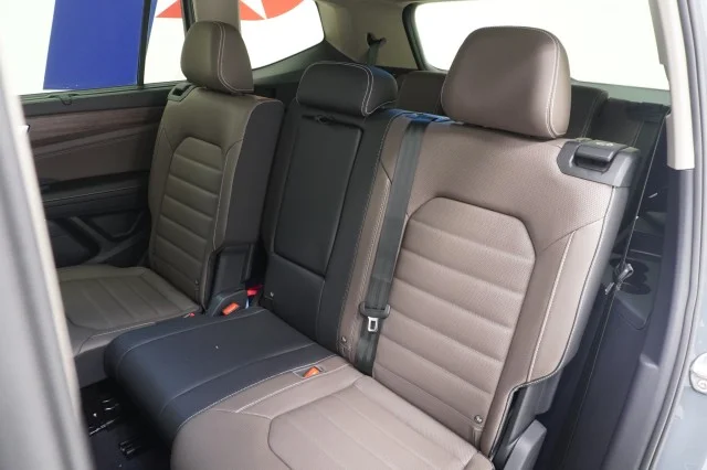New 2026 Pure Gray Volkswagen 2.0T SEL image 21