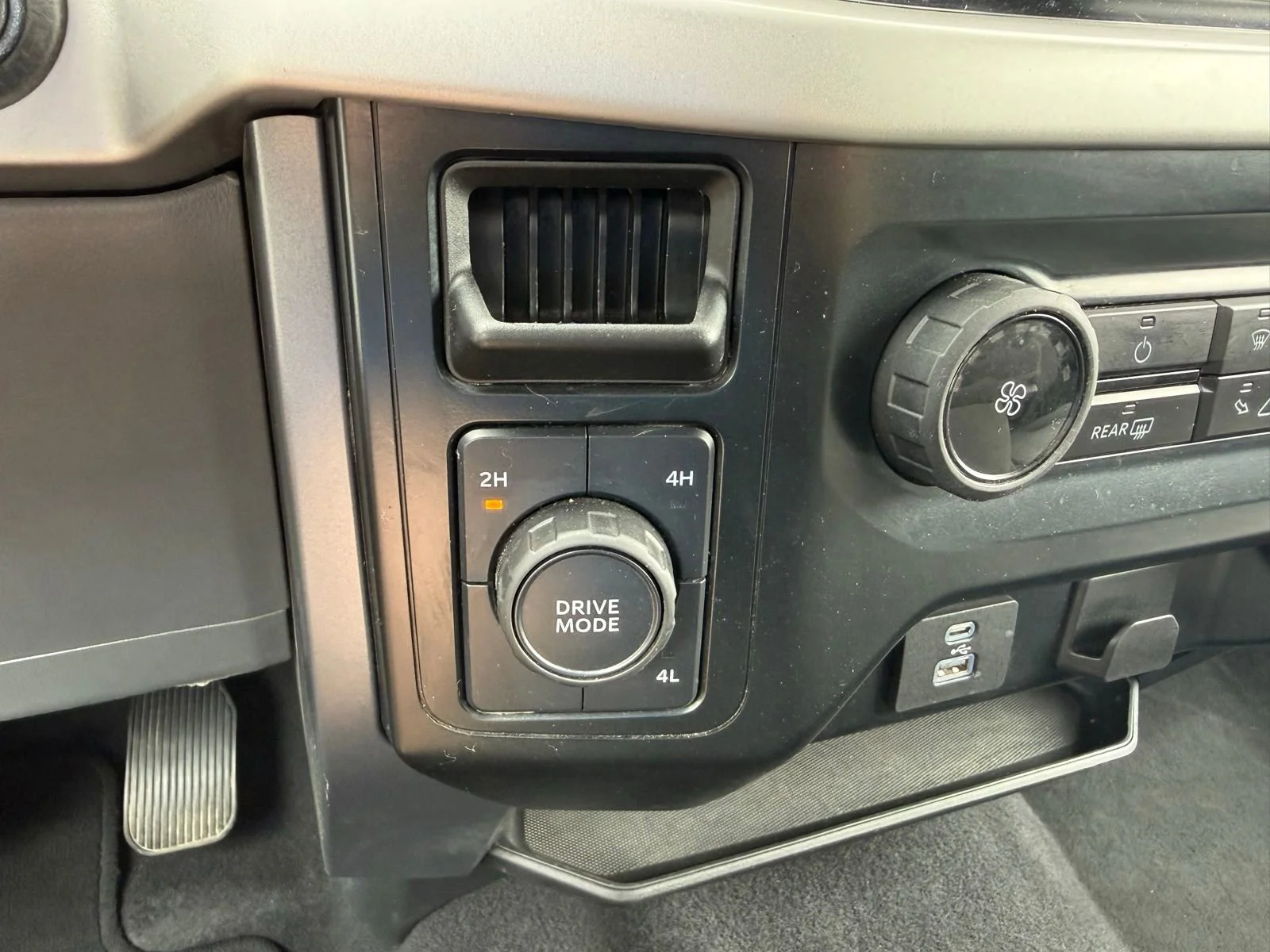 2023 Ford F-150 XLT - Photo 22
