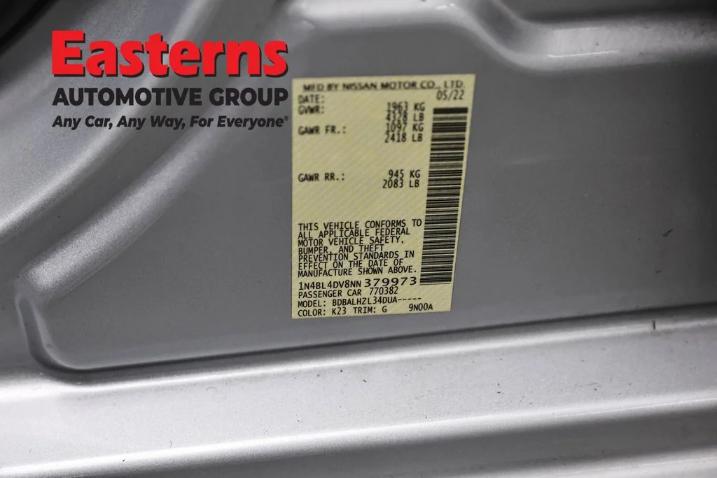 Used 2022 Silver Nissan 2.5 SV image 35
