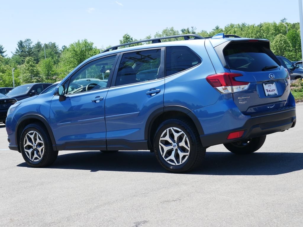 Used 2022 Blue Subaru Premium image 5