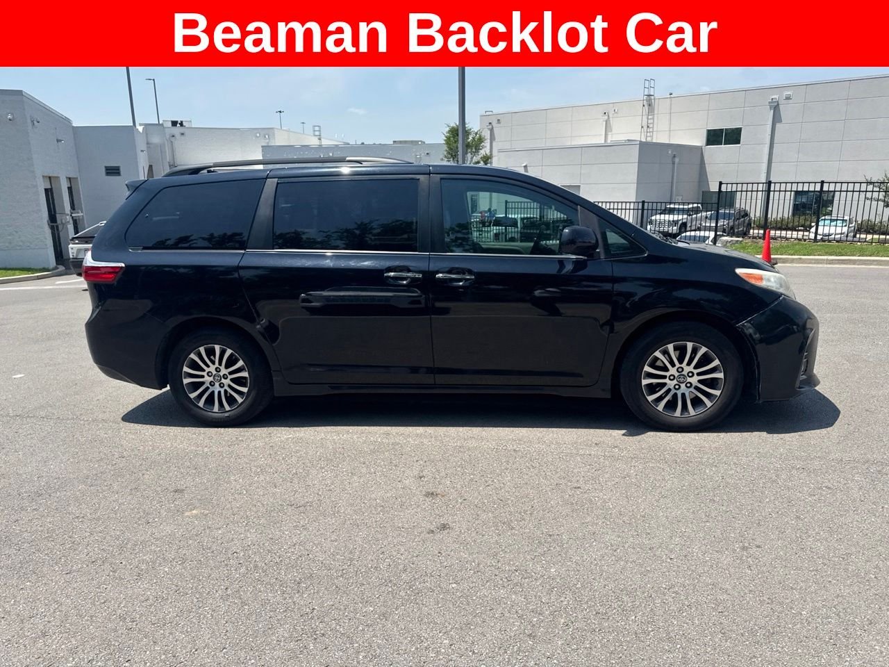 Used 2019 Black Toyota XLE image 3