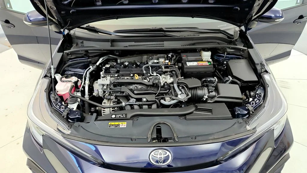 Used 2023  Toyota SE image 15