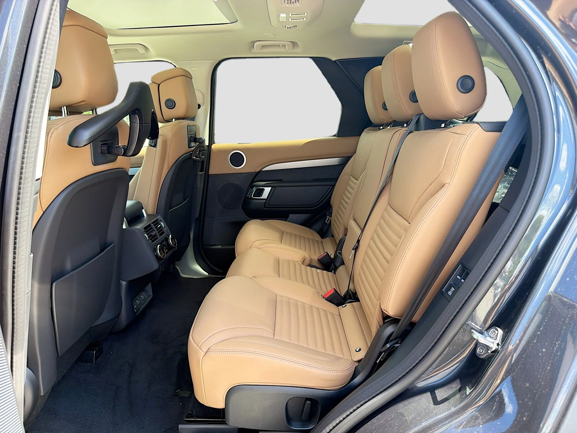 New 2026 Carpathian Grey Land Rover Tempest Edition image 22