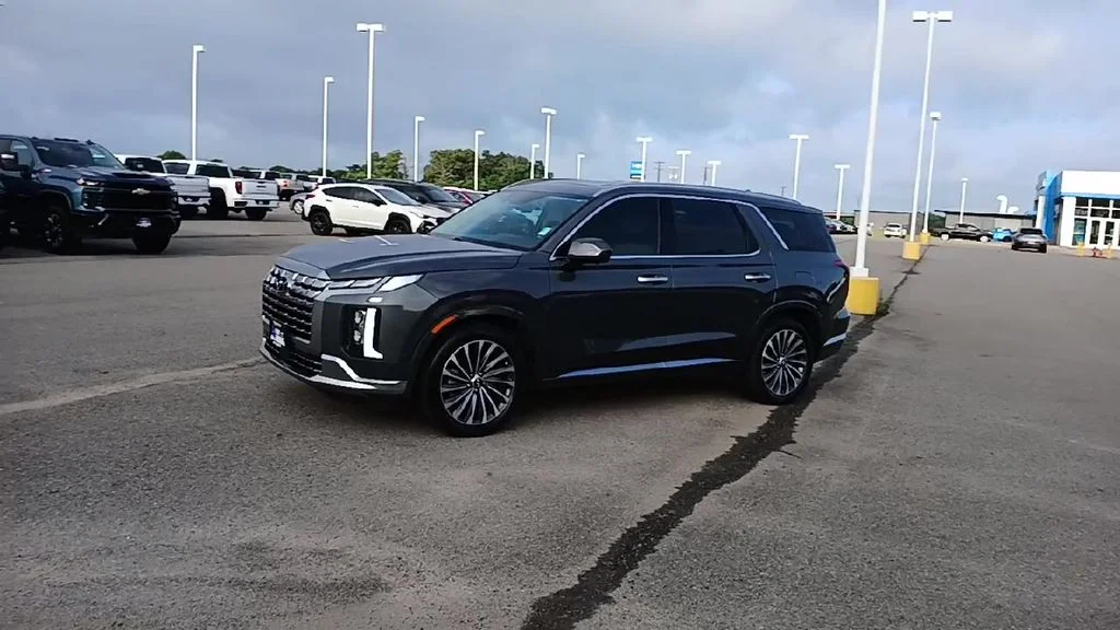 Used 2025 Gray Hyundai Calligraphy image 4