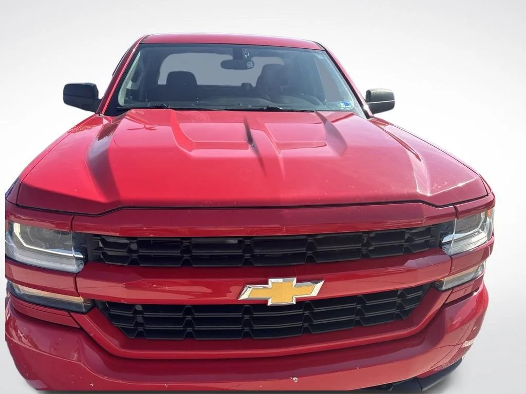 Used 2016 Red Chevrolet Custom image 7