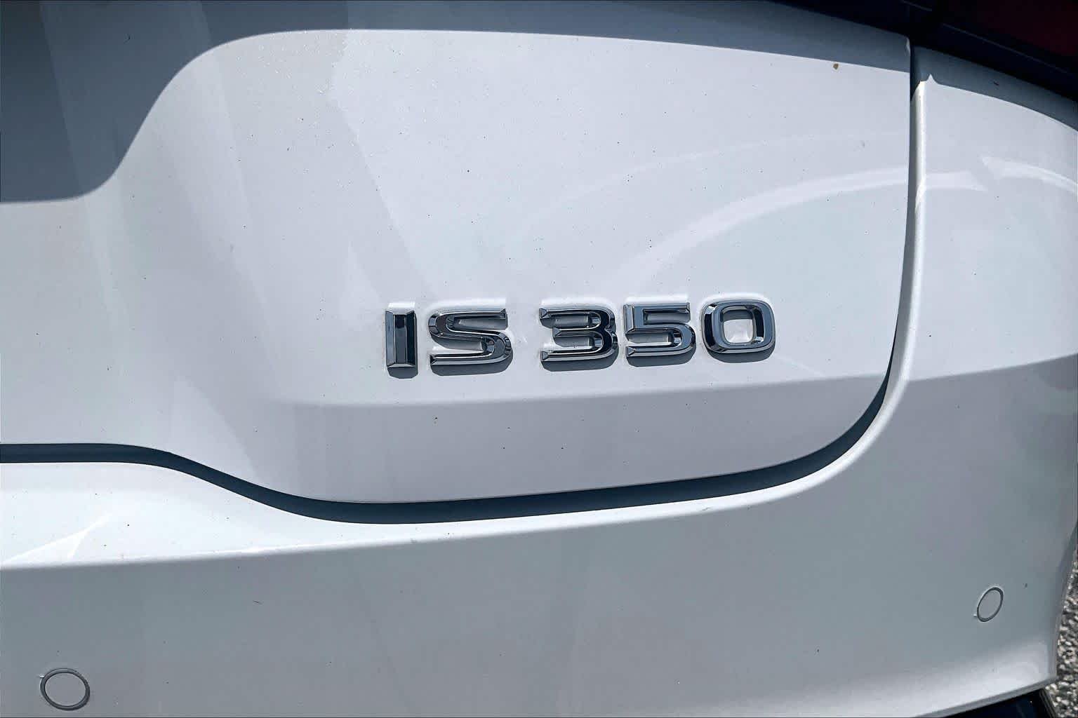 Used 2023 Ultra White Lexus F SPORT image 10