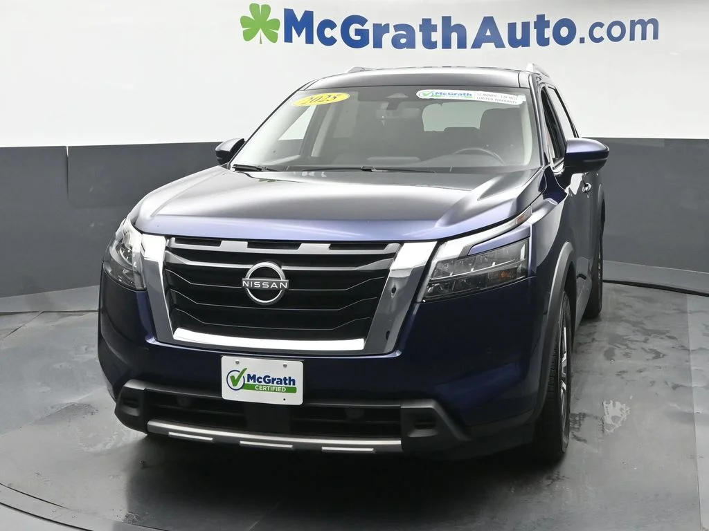 Used 2025 Blue Nissan SL image 21