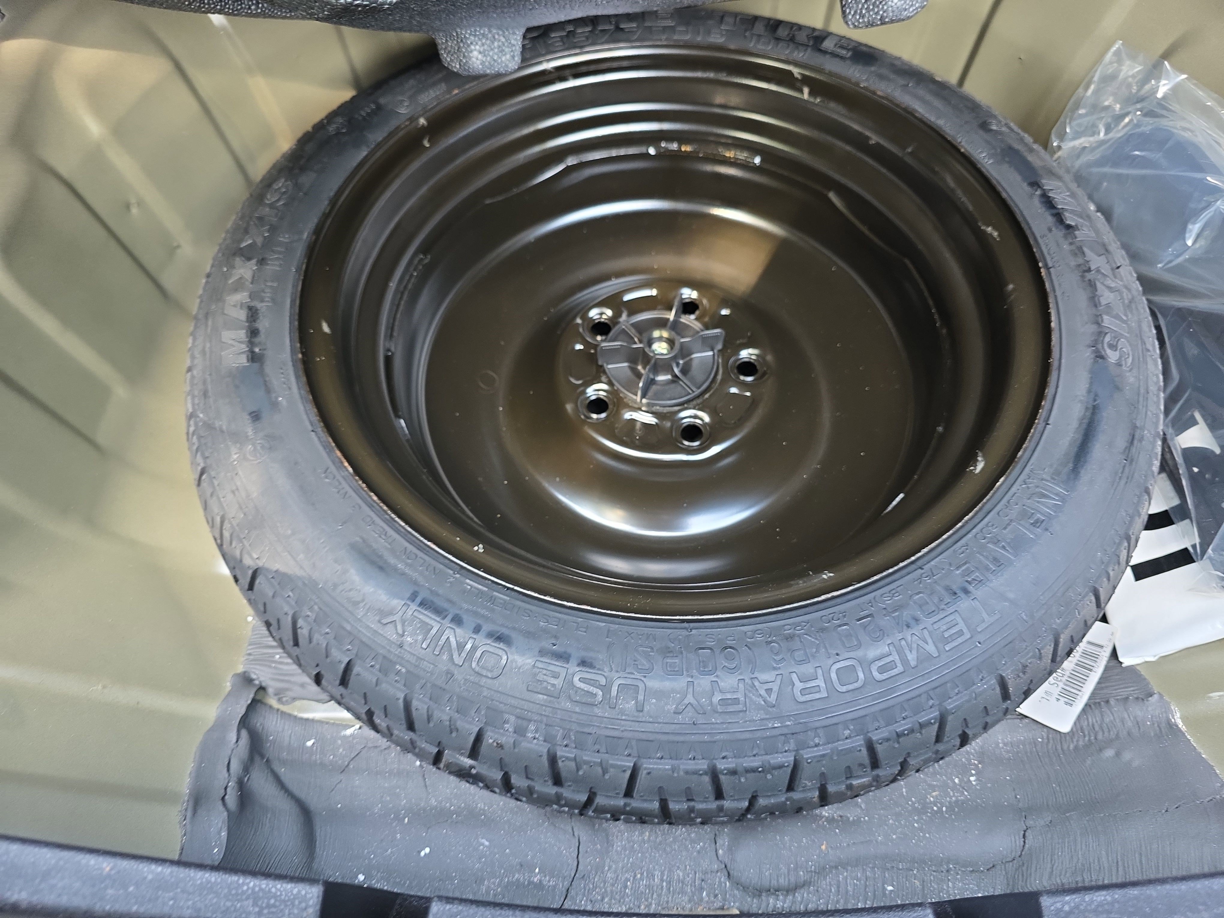 Used 2025 Super Black Nissan SR image 30