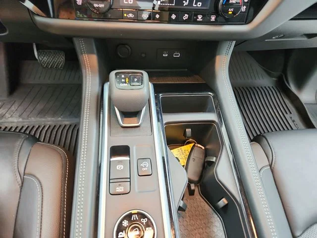 Used 2024 Gray Nissan Platinum image 28