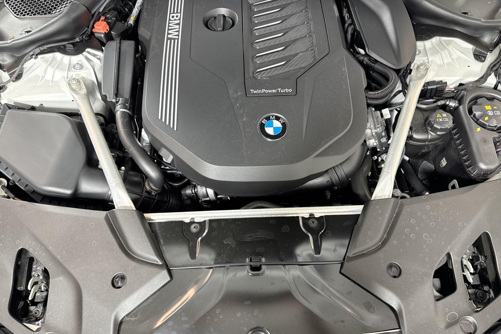 Used 2023 Alpine White BMW 540i image 29