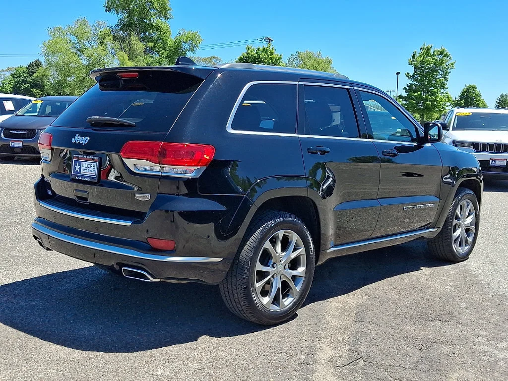 Used 2021 Diamond Black Crystal Pearlcoat Jeep Summit image 12