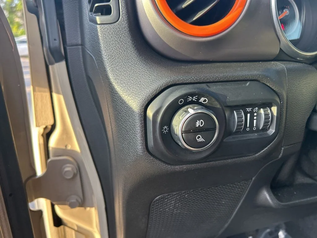 Used 2020 Beige Jeep Sport image 33