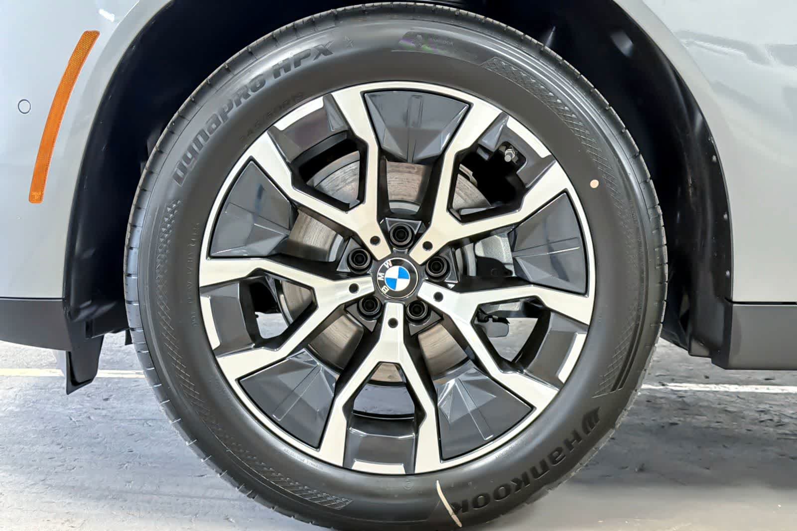 New 2026 Skyscraper Grey Metallic BMW 30 xDrive image 25