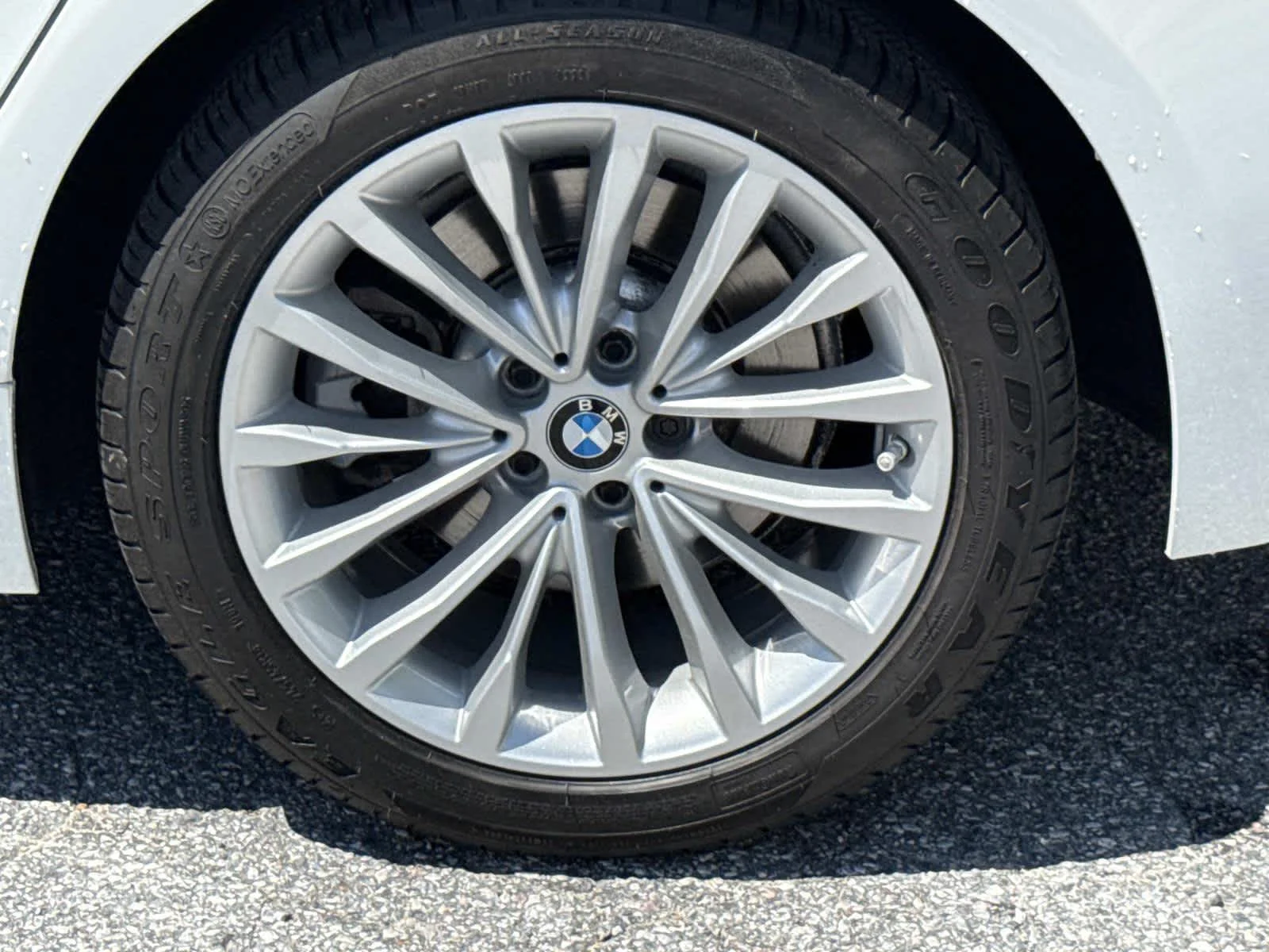 Used 2023 Alpine White BMW 530i xDrive image 23