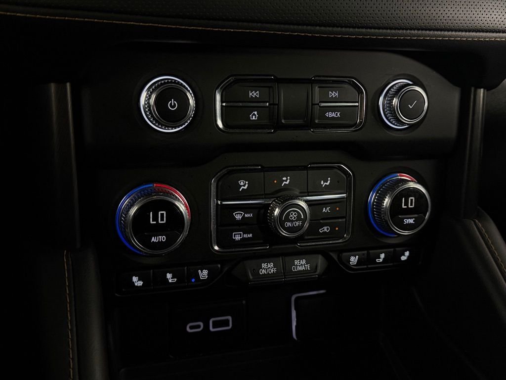 Used 2024 Sterling Metallic GMC AT4 image 17