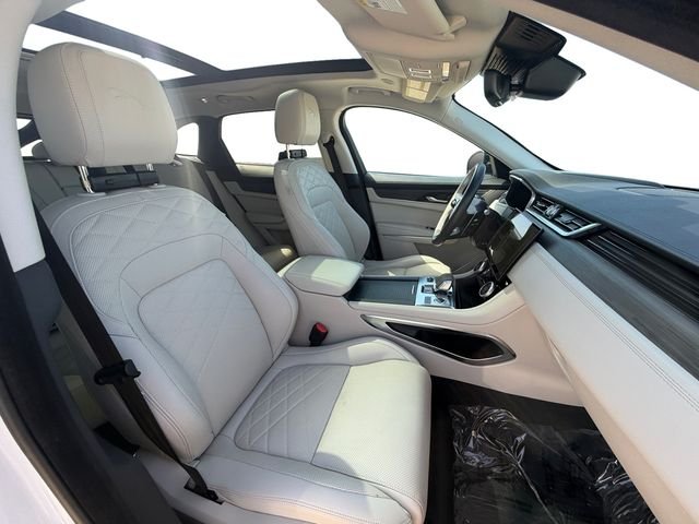 Used 2023  Jaguar P250 S image 16
