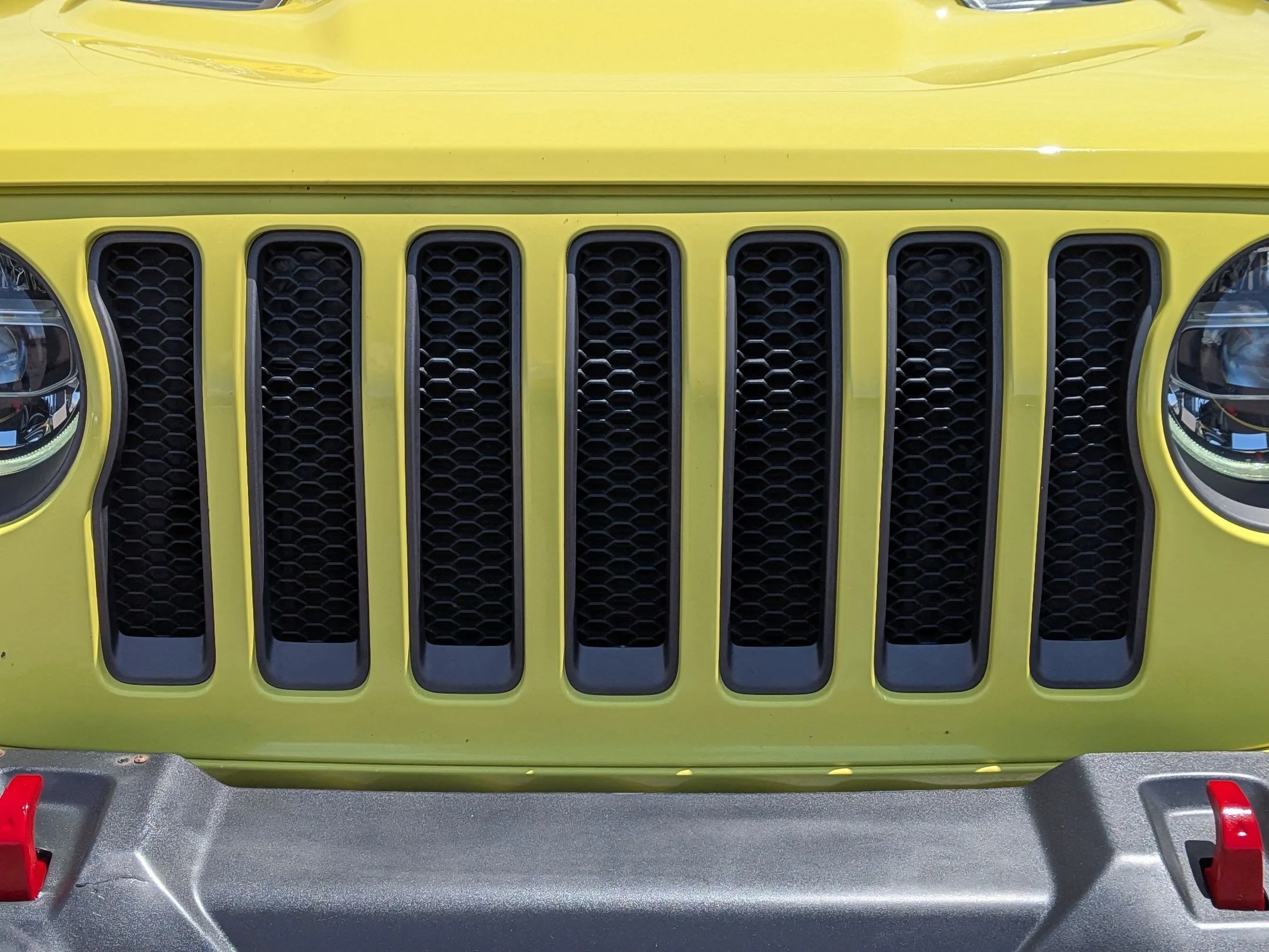 Used 2022 High Velocity Clearcoat Jeep Unlimited Rubicon image 10