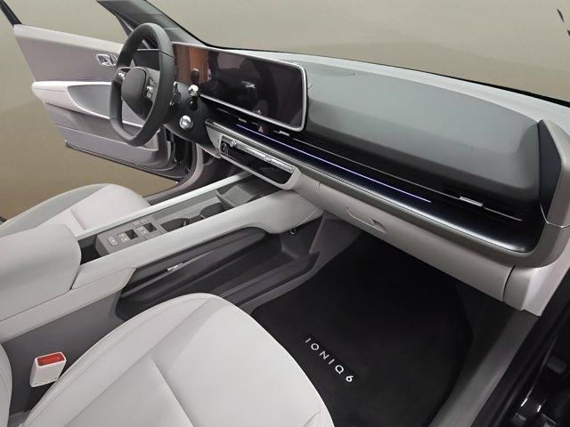 New 2025 Black Hyundai SEL image 19