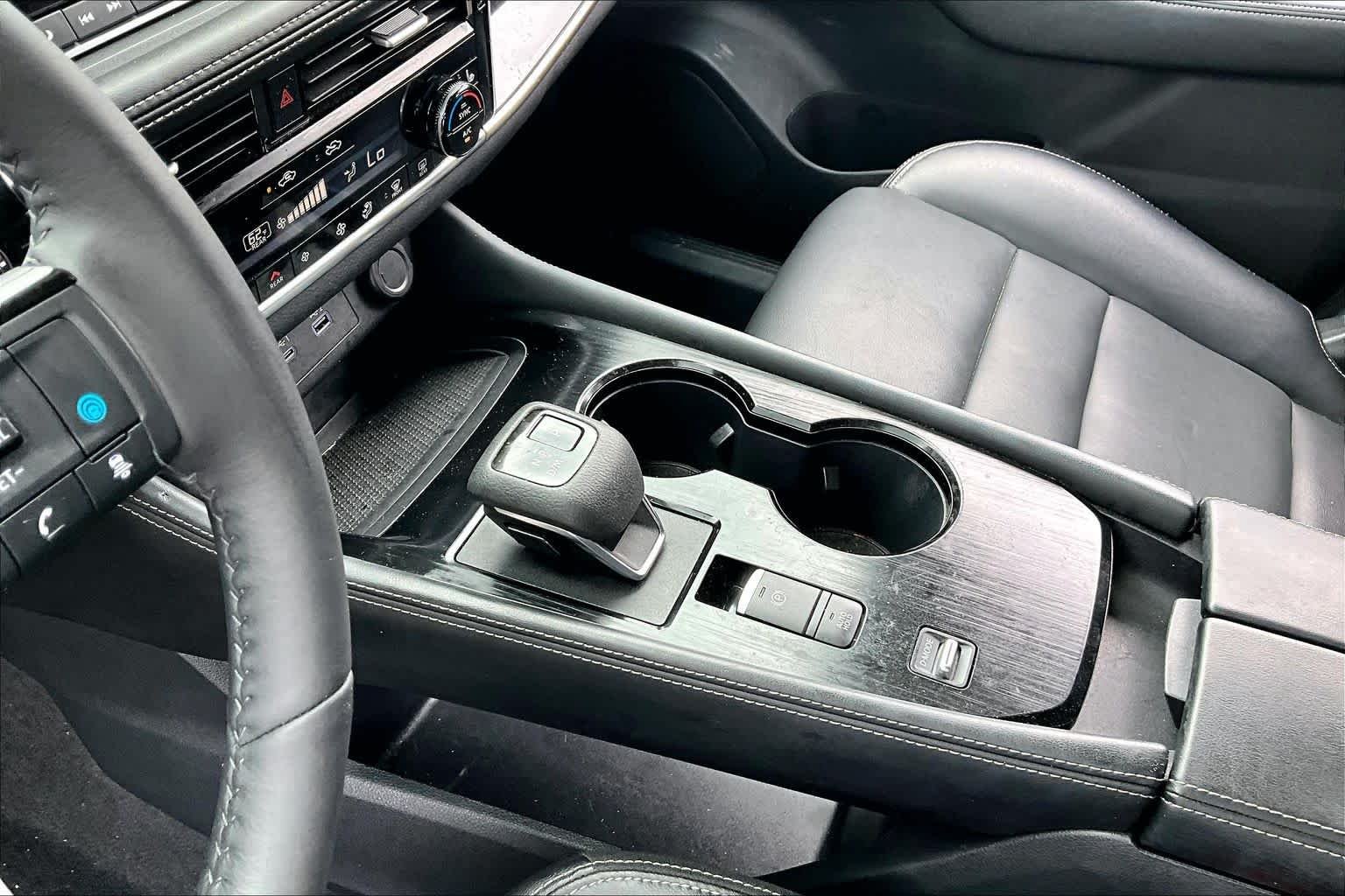Used 2022 BRILLIANT SILVE Nissan SL image 16