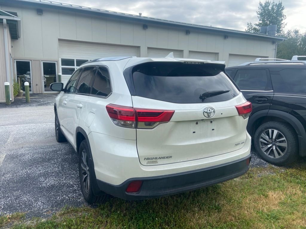 Used 2019 Blizzard Pearl Toyota XLE image 4