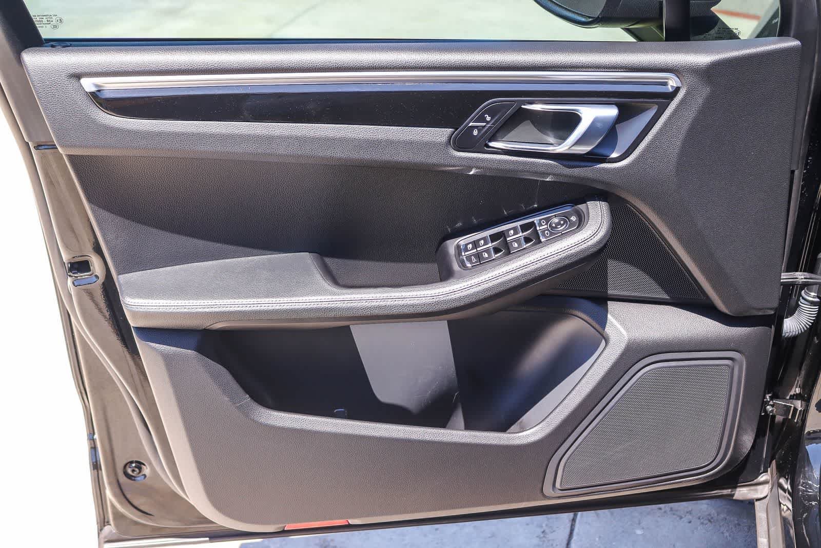 Used 2018 Black Porsche  image 20