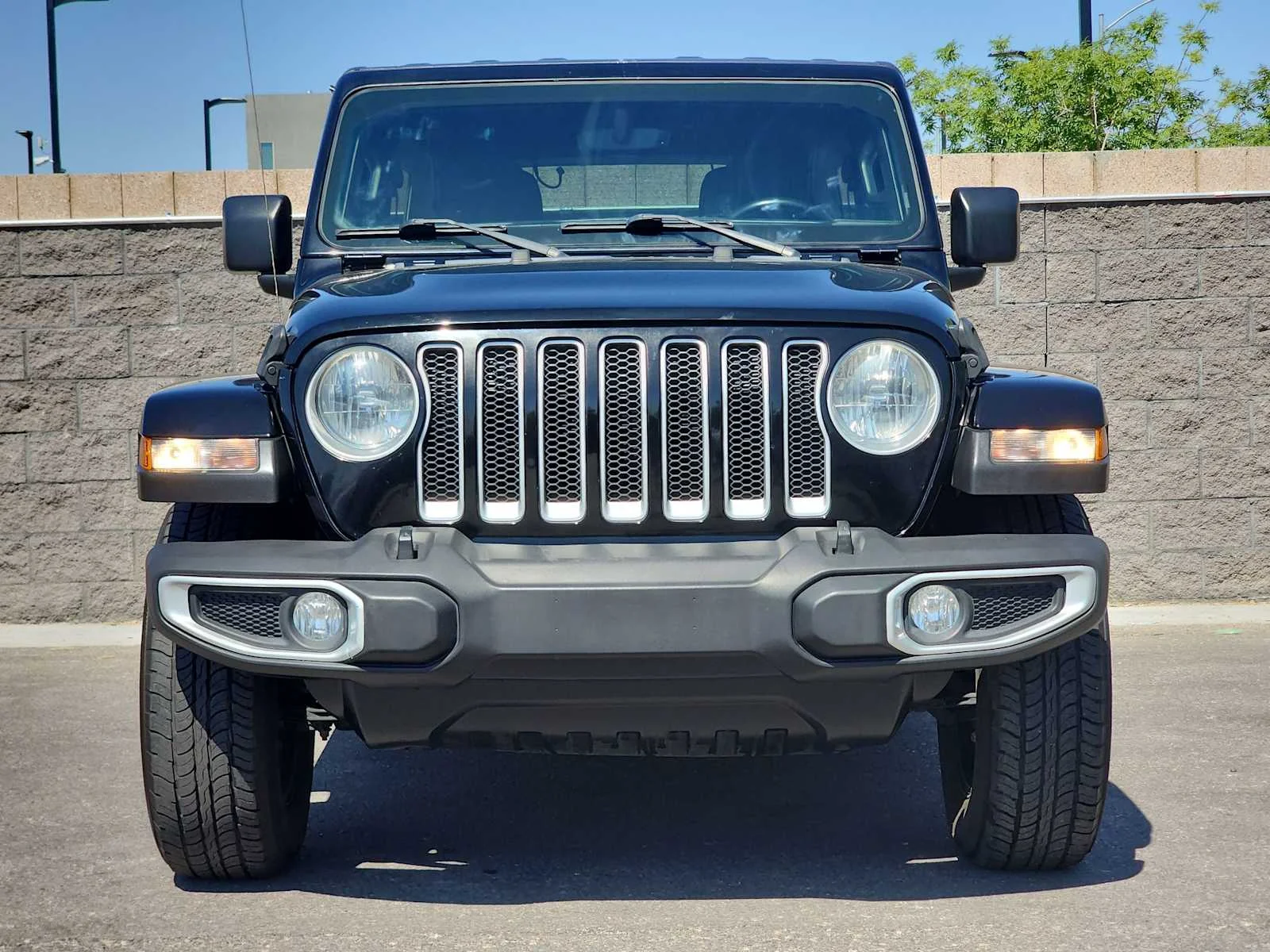 Used 2022 Black Clearcoat Jeep Unlimited Sahara image 3