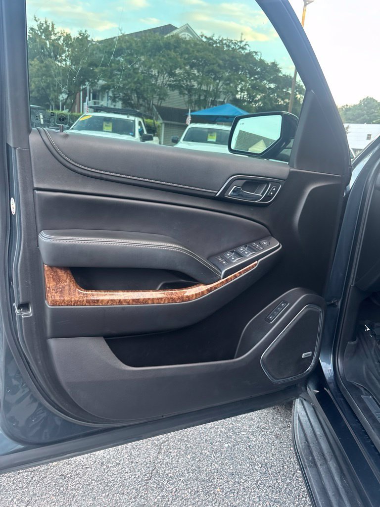 Used 2019 Gray Chevrolet Premier image 27