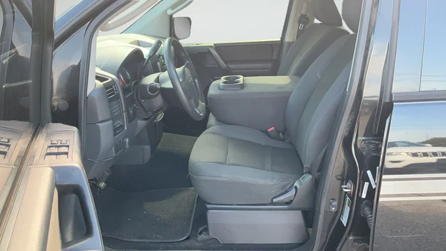 Used 2011 Black Nissan S image 17